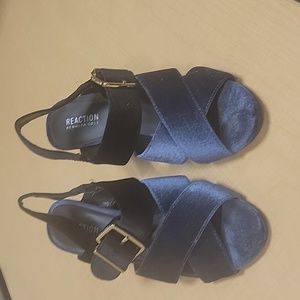 NEW WITHOUT BOX - Kenneth Cole REACTION LILIA in Indigo